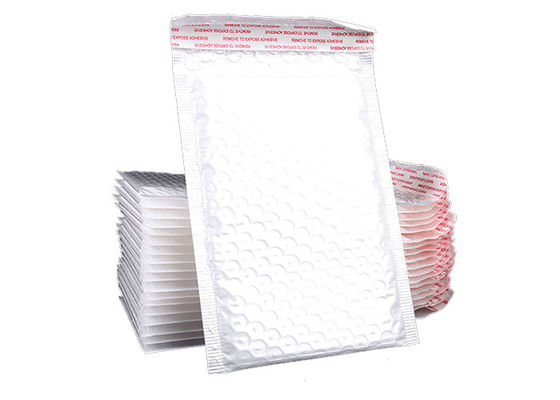 De plastic Verpakkingsmaterialen van de Bellenomslag, de Verschepende Enveloppen van de Bellenomslag voor Postbescherming