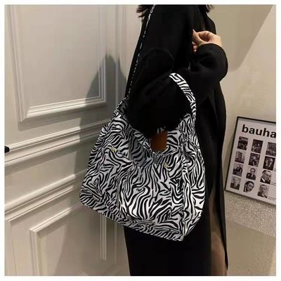 Het Canvas van de Drukeco van de vrouwenluipaard doet Dierlijke Patroon Gestreepte Dame Tote Bags in zakken